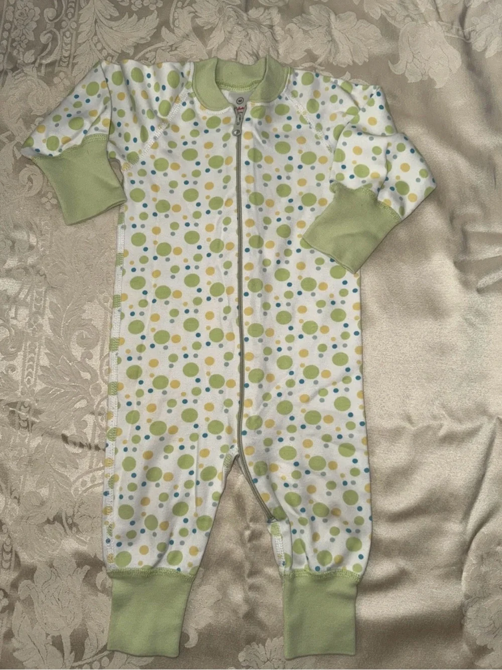Hanna Andersson White One-Piece with Green and Yellow Dot Print size 3/6 Months